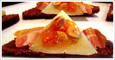 cheese and bacon trianglescrostini